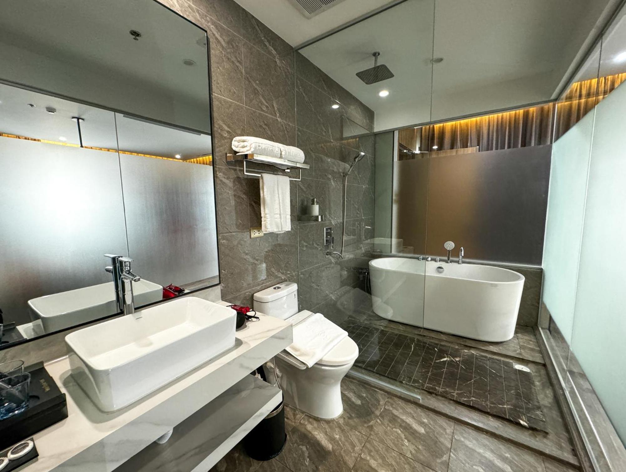Venus Royale Hotel Coron Exterior photo