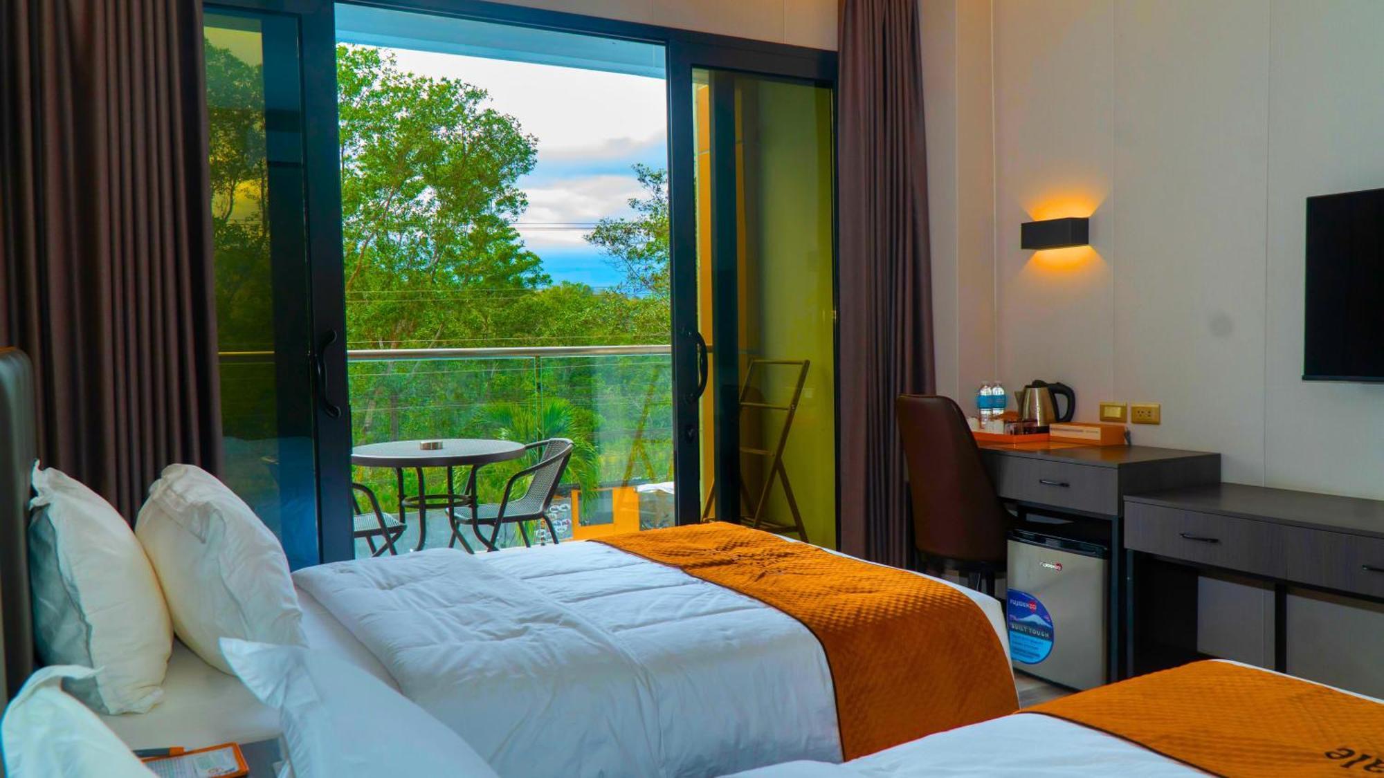 Venus Royale Hotel Coron Exterior photo